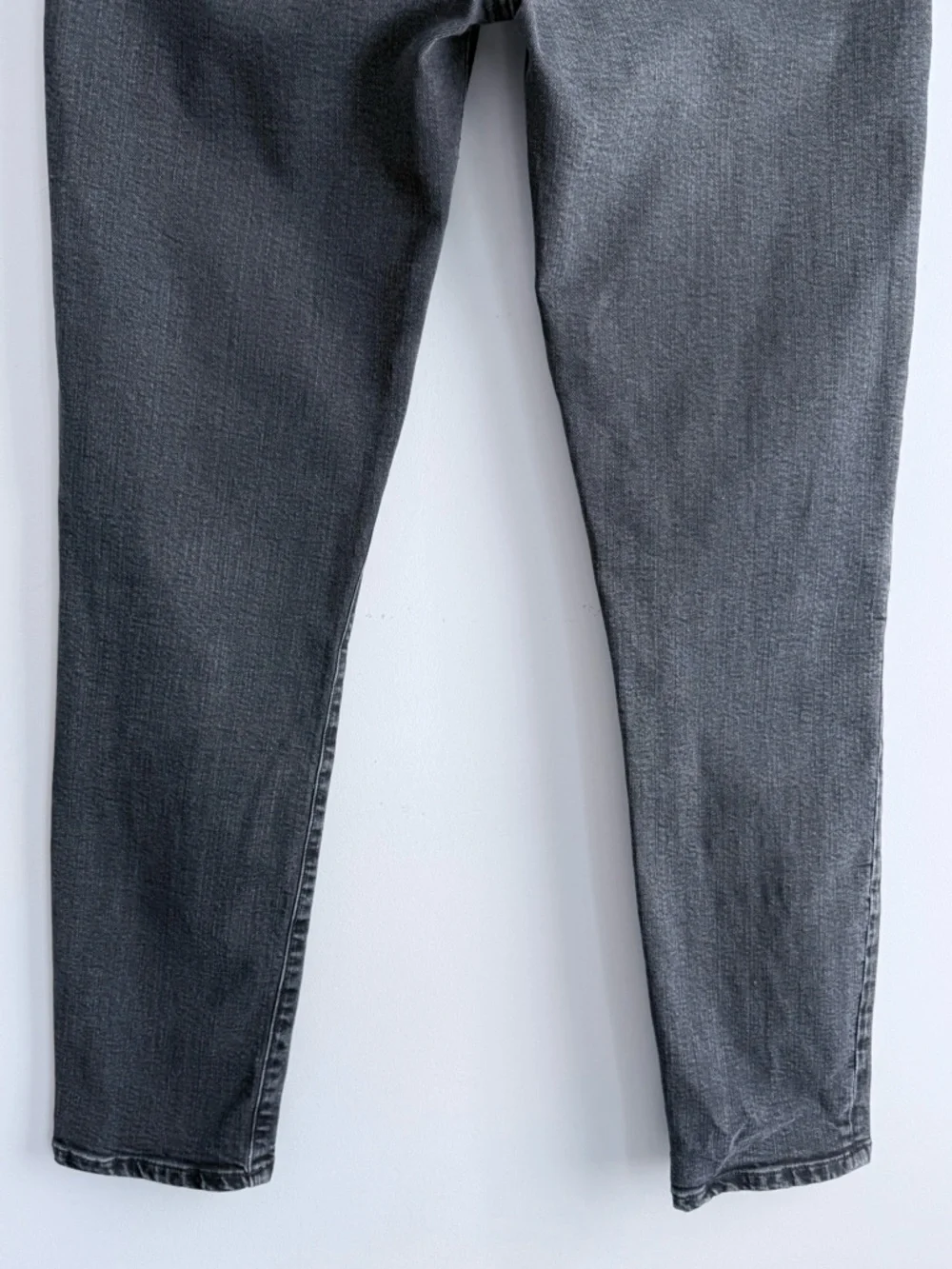 AGOLDE Sophie High Rise Crop Jeans in Princeton 28 Washed Black Classic